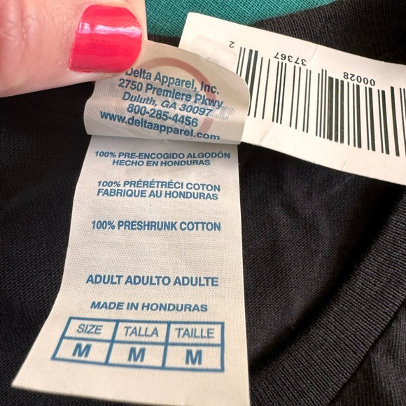 NWT DELTA PRO WEIGHT Me? Sarcastic? Never. Black Short Sleeve T White Letters M - Picture 4 of 6